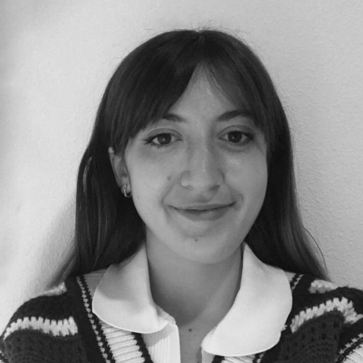 Alba María Flores